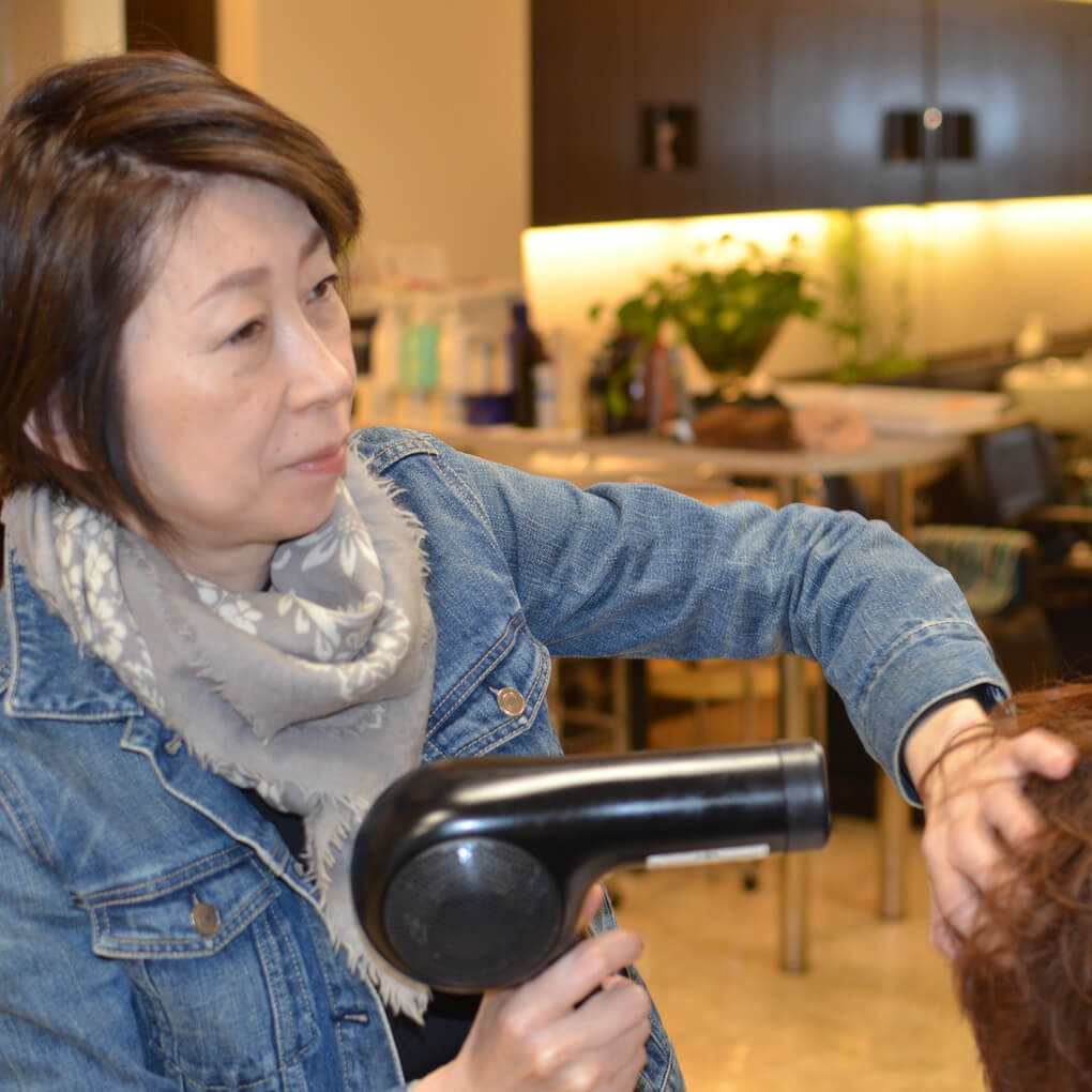 スタイリスト岸川公野